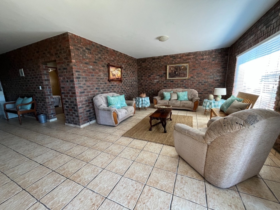 4 Bedroom Property for Sale in Hartenbos Heuwels Western Cape